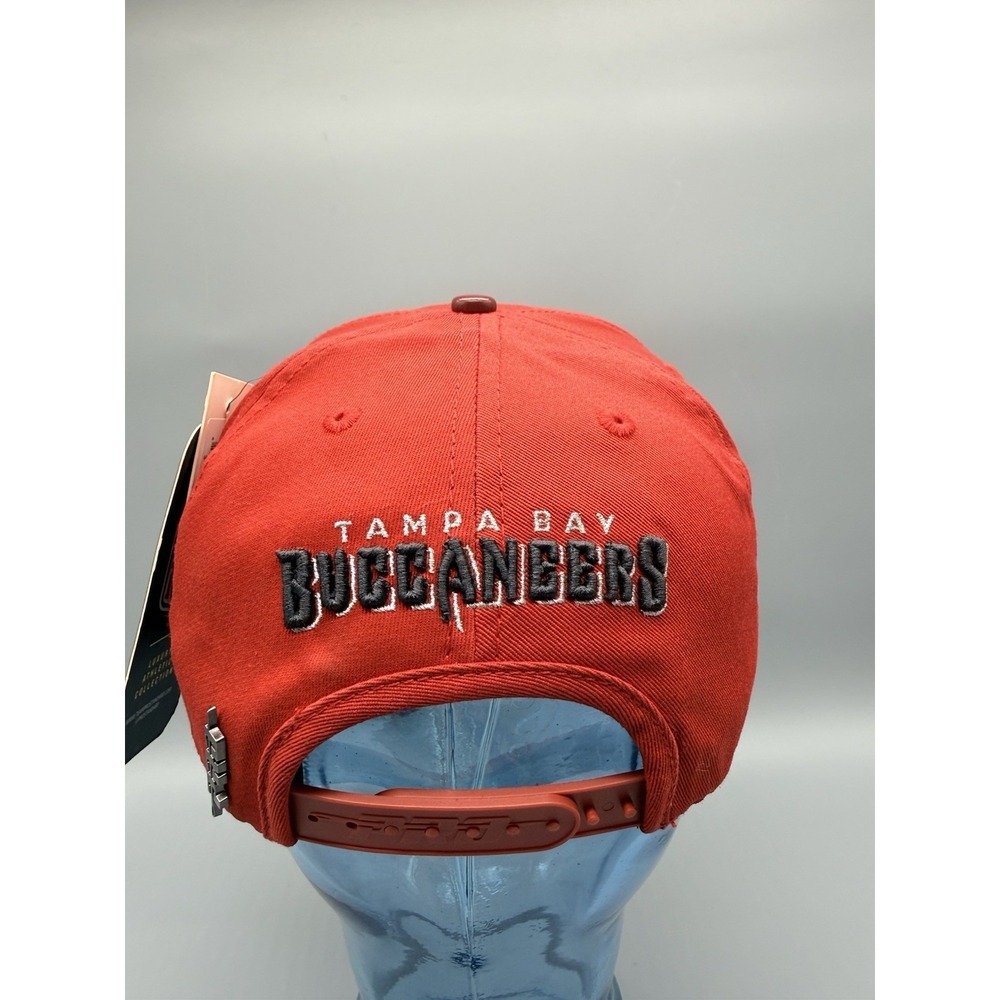 Pro Standard Tampa Bay Buccaneers NFL Snapback Hat Red One Size Football NEW - Picture 2 of 9